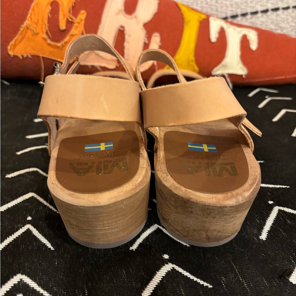 MIA Clogs - Picture 4 of 5